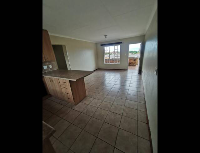 3 BEDROOM TOWNHOUSE FOR SALE IN ERAND GARDENS